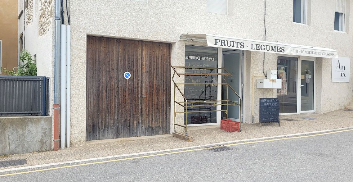 Façade de la future boutique Hauterives Connect